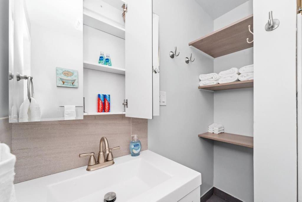 Cozy, Top-Floor 3Br Loft With Balcony In West Town Chicago Exterior photo