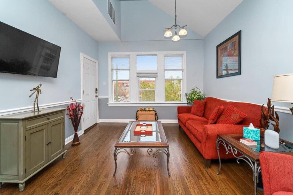 Cozy, Top-Floor 3Br Loft With Balcony In West Town Chicago Exterior photo