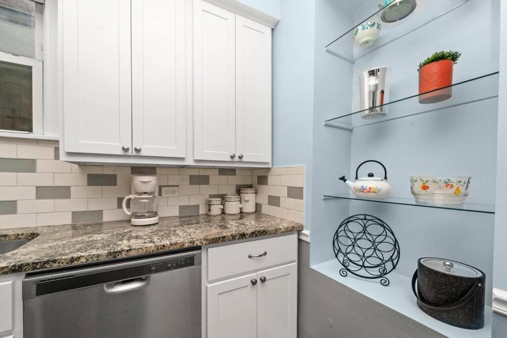 Cozy, Top-Floor 3Br Loft With Balcony In West Town Chicago Exterior photo