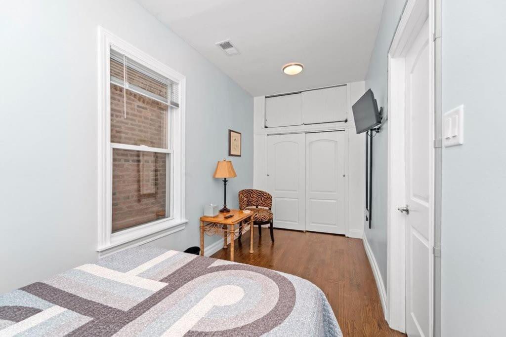 Cozy, Top-Floor 3Br Loft With Balcony In West Town Chicago Exterior photo