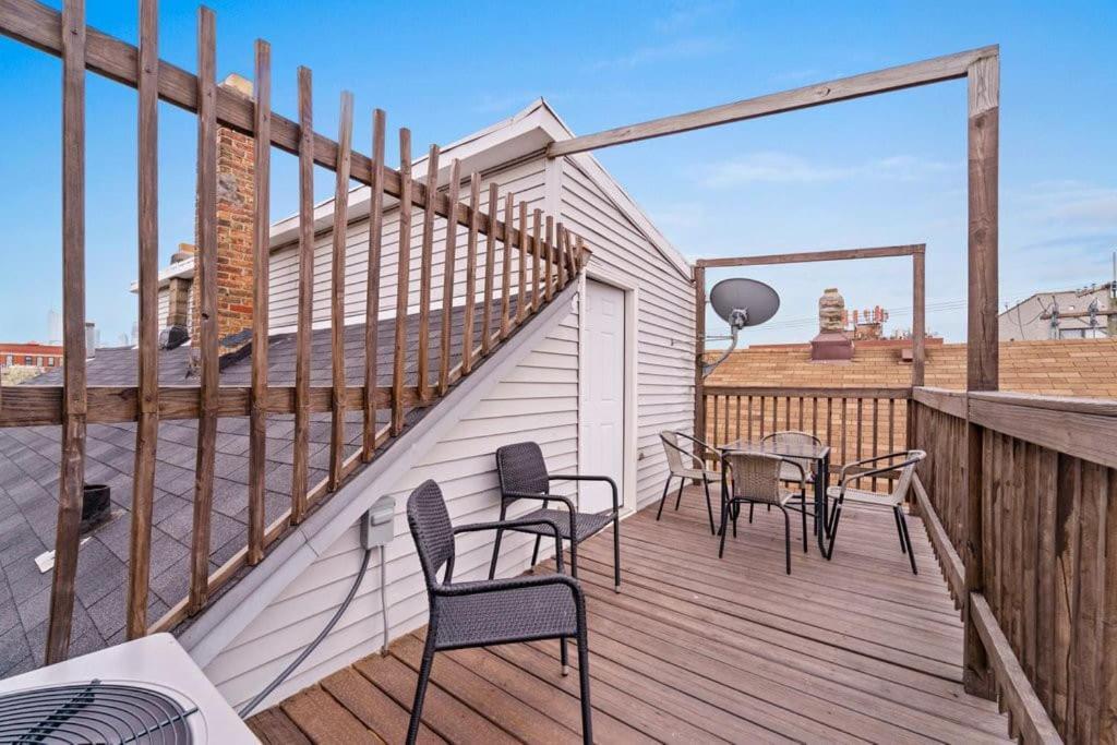 Cozy, Top-Floor 3Br Loft With Balcony In West Town Chicago Exterior photo